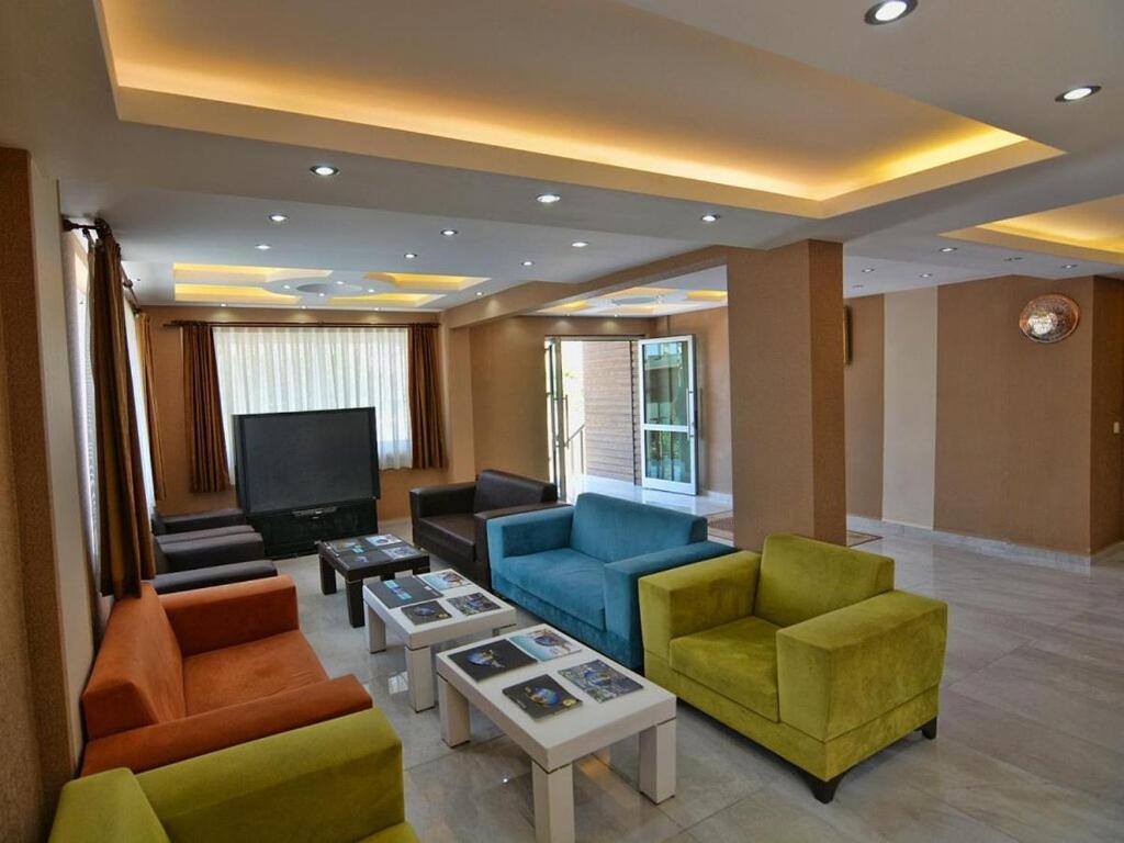 Airport Guelluek Otel Milas Bagian luar foto