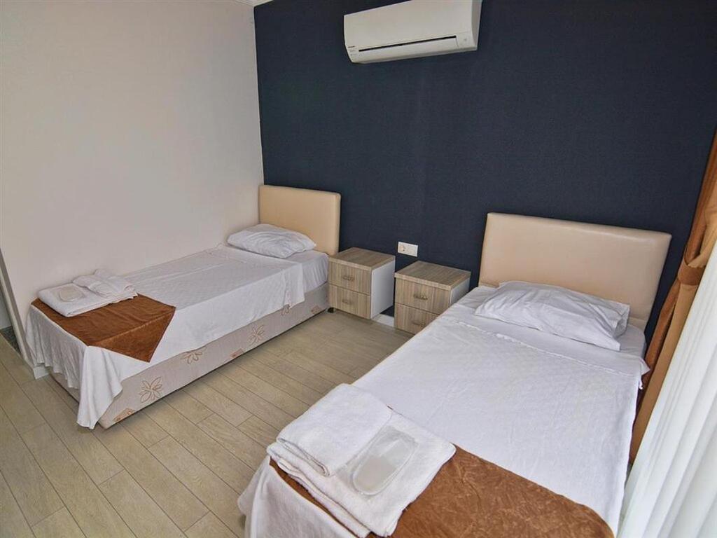 Airport Guelluek Otel Milas Bagian luar foto